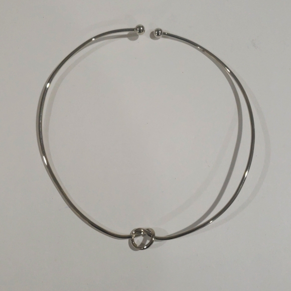 Minimal Silver Knot Necklace – Stylish Choker Pendant, Modern Jewelry for Women - Picture 5 of 9